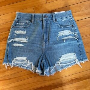 NWT American Eagle Blue Light Wash Distressed Curvy Mom Denim Short 8 Stretch